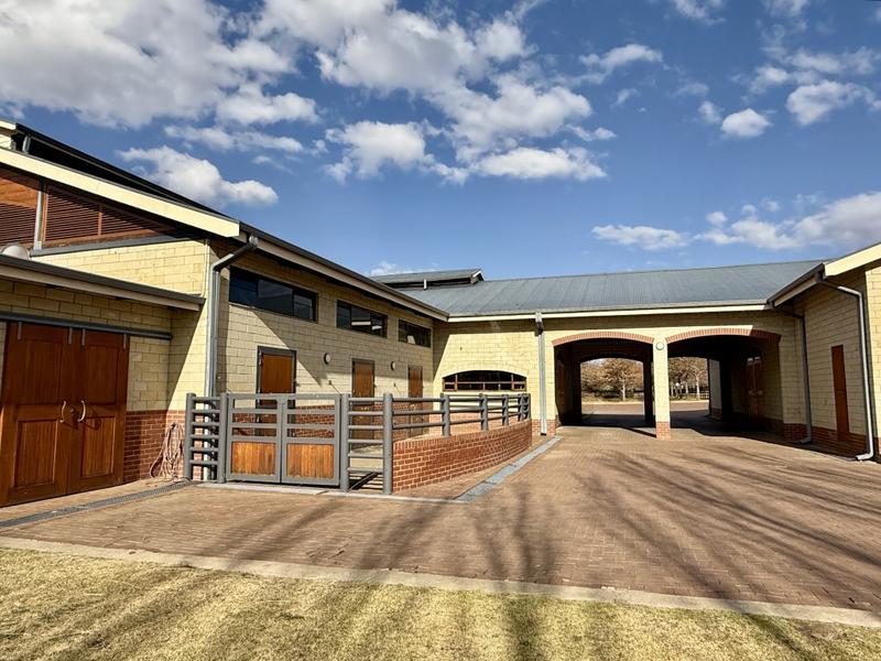 5 Bedroom Property for Sale in Clarens Free State